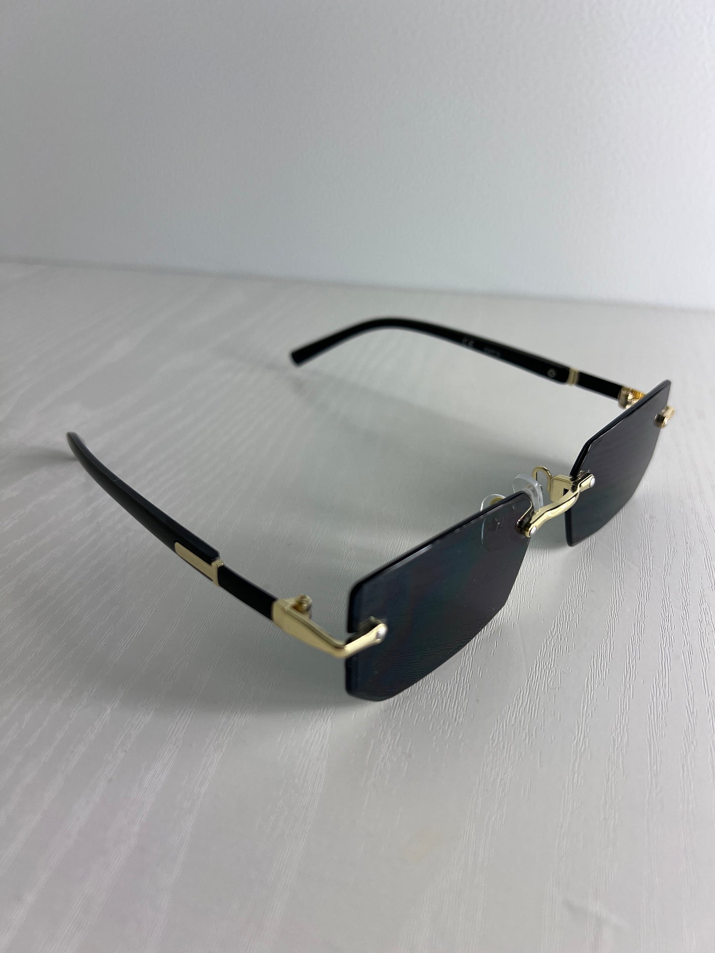 Stilingi saulės akiniai