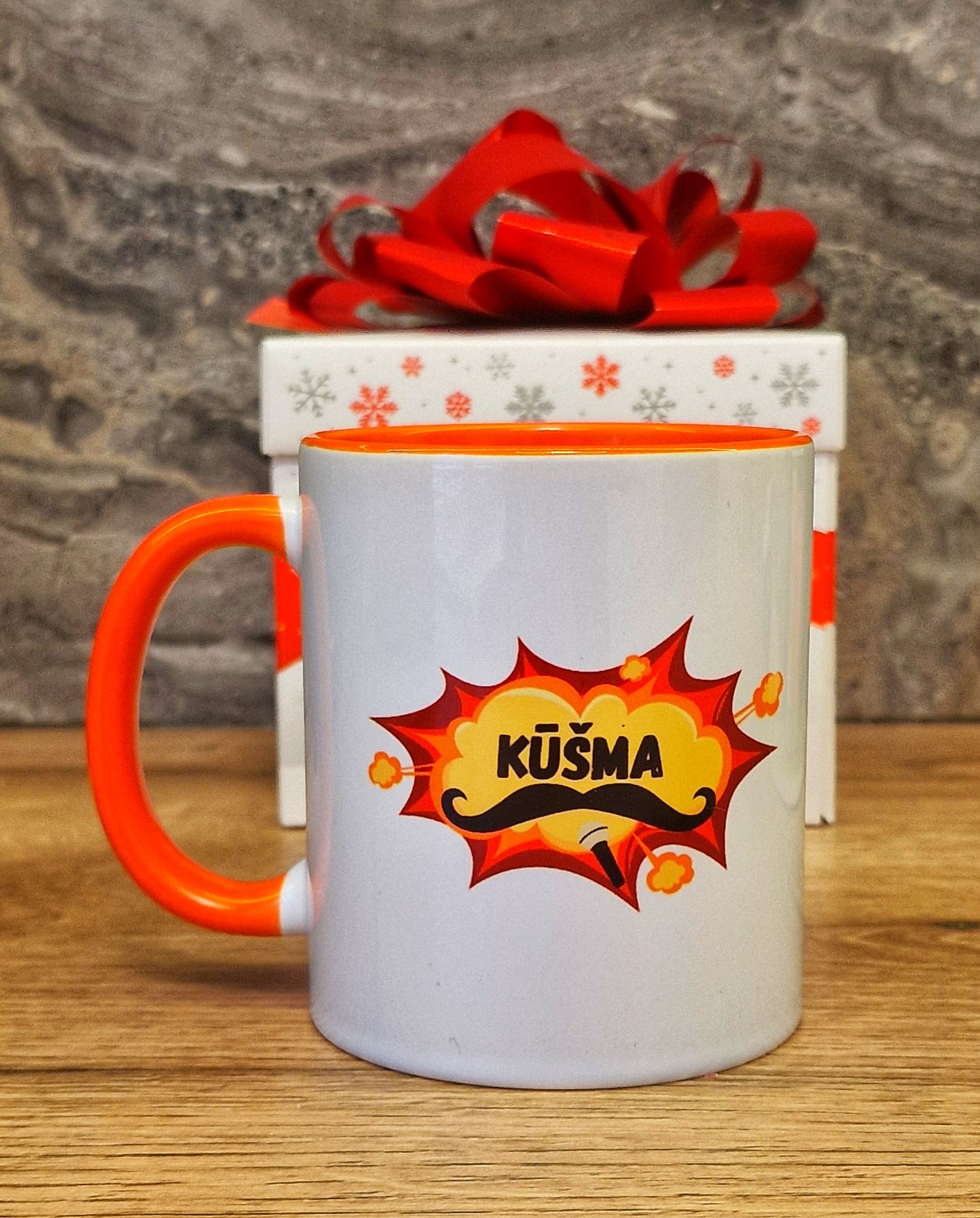 Oranžinis KŪŠMA puodelis su autografu