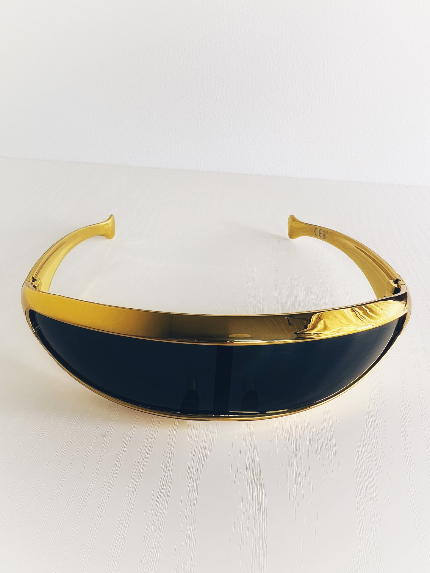 Future gold akiniai