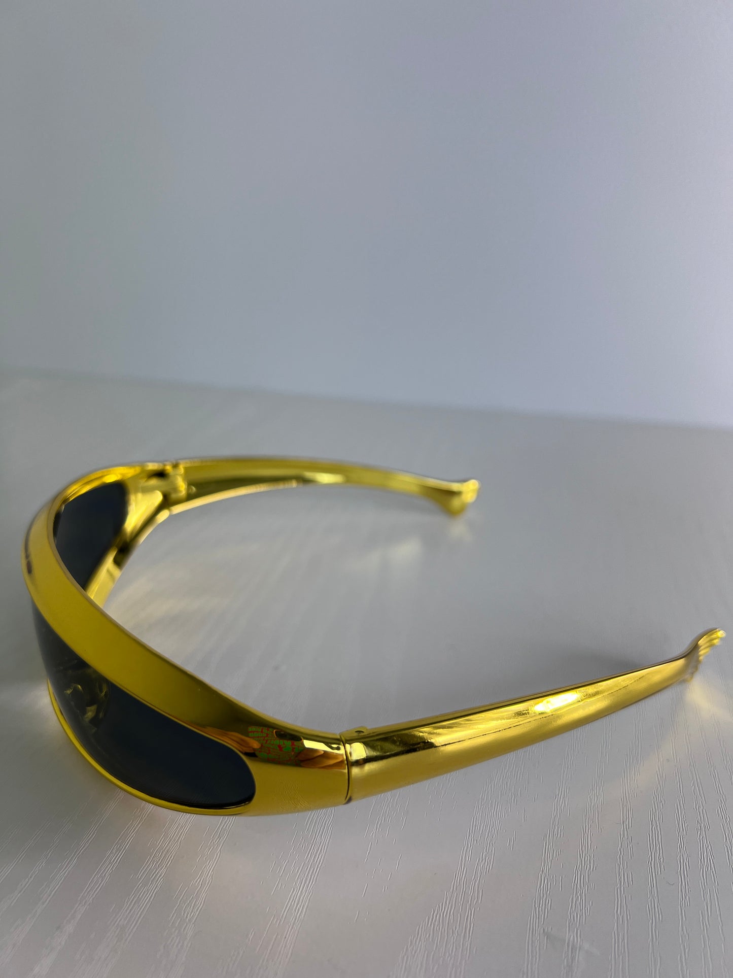 Future gold akiniai