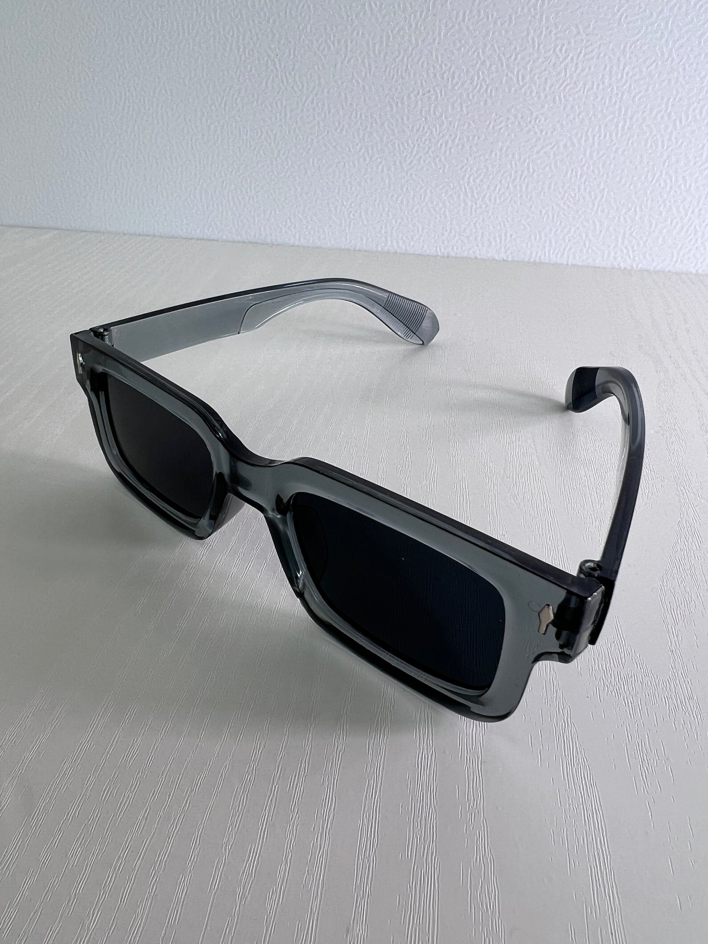 Bond 007 silver saulės akiniai