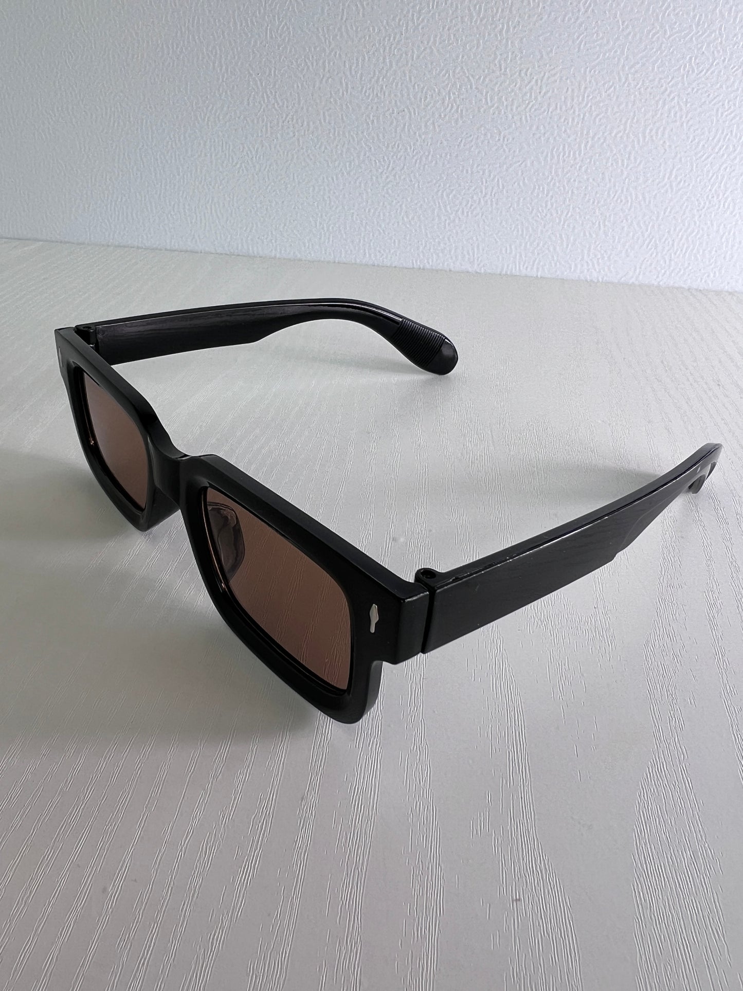 Bond 007 brown saulės akiniai