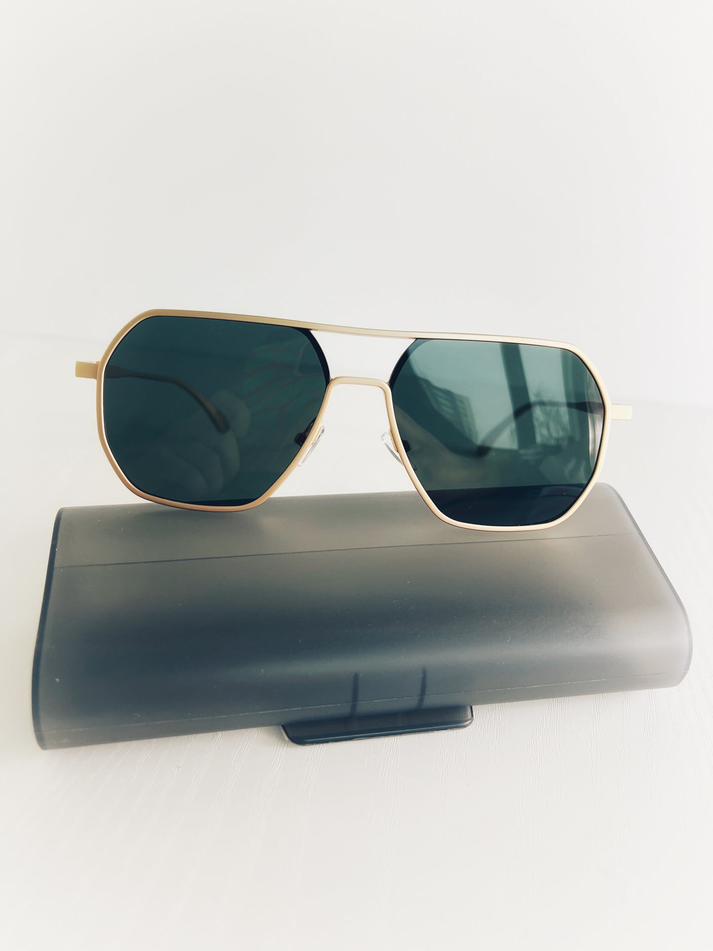 Pilot gold saulės akiniai