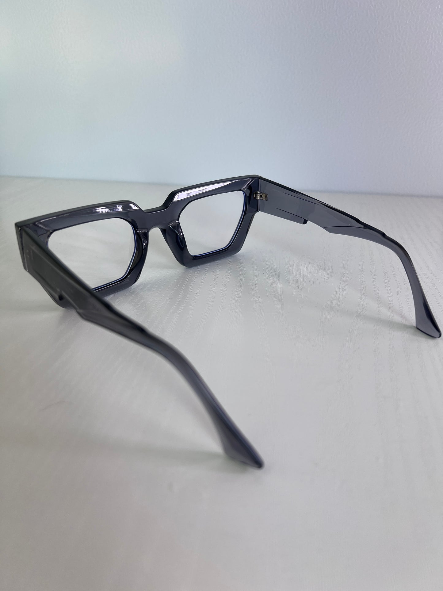 Retro black stilingi akiniai