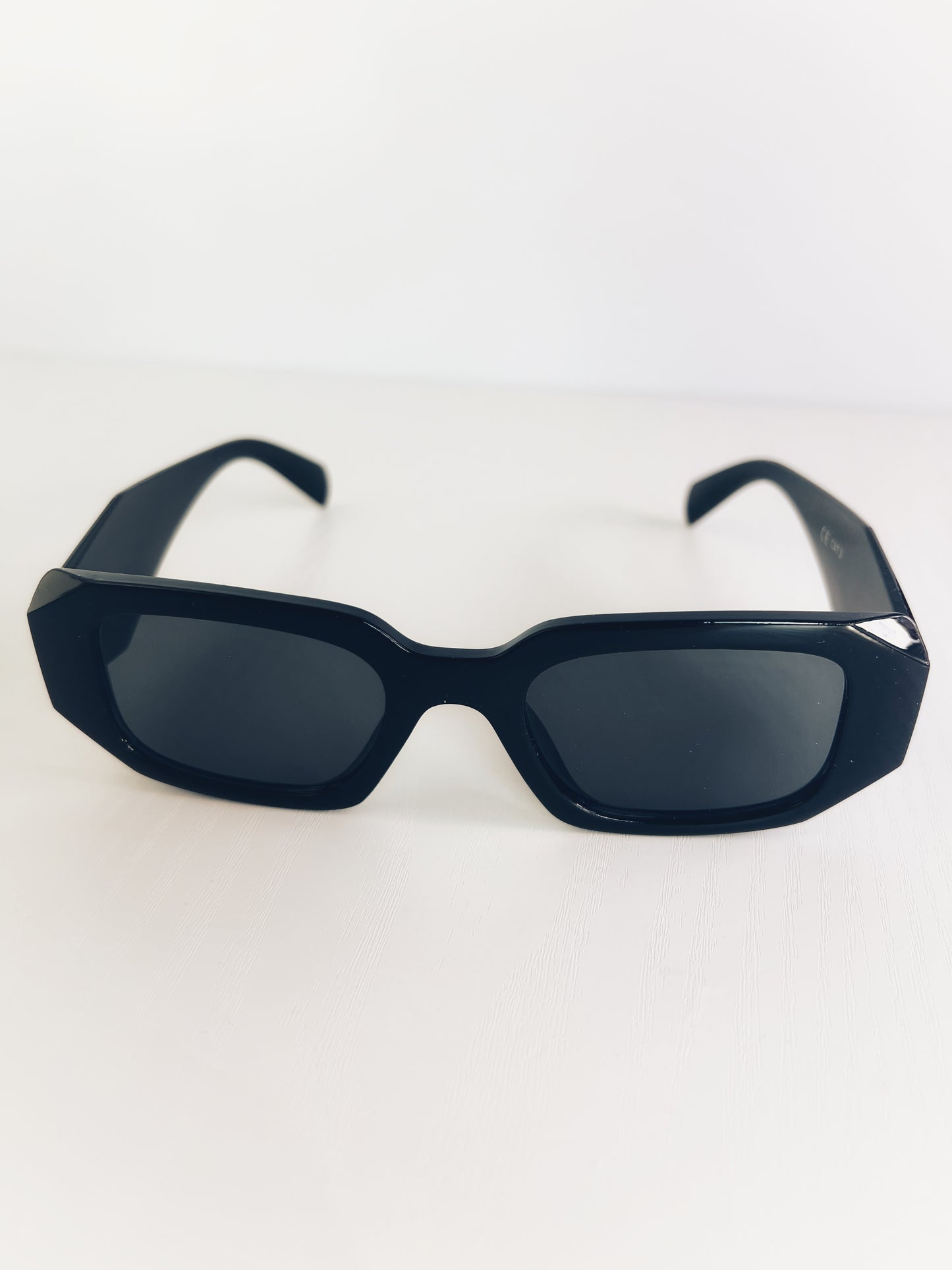 Classic black saulės akiniai
