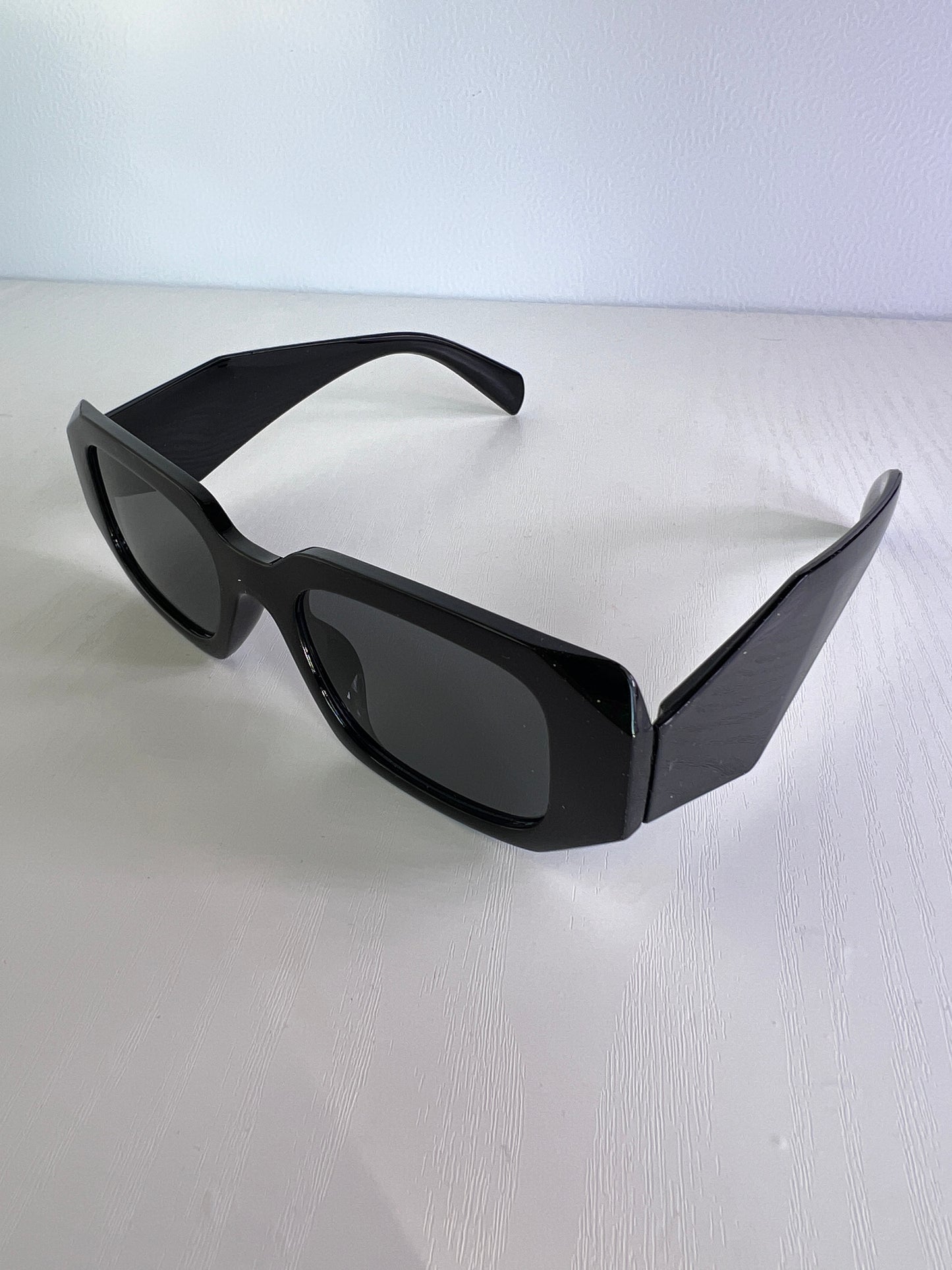 Classic black saulės akiniai