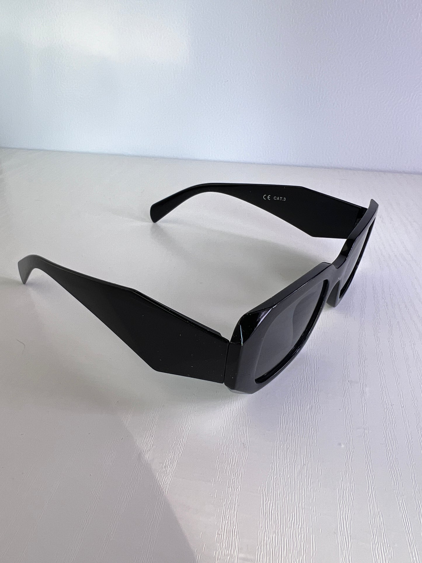 Classic black saulės akiniai